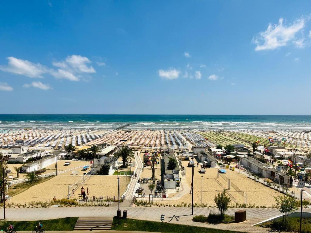 Hotel Columbia Frontemare Rimini Buitenkant foto